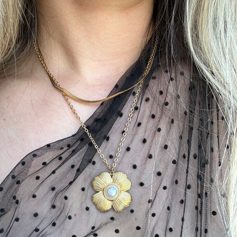 Flower Necklace